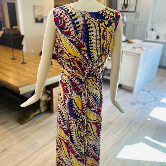 Multi color sleeveless maxi dress, elastic waist. Very comfortable and stretchy - Picture 3 of 3